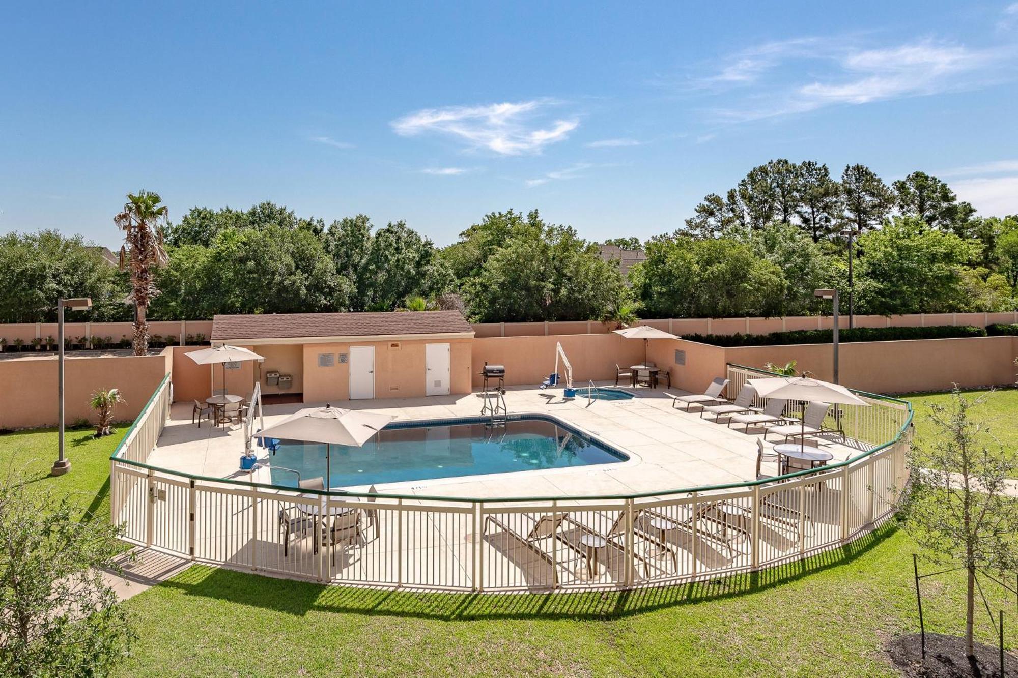 Courtyard By Marriott Bryan College Station Hotell Exteriör bild