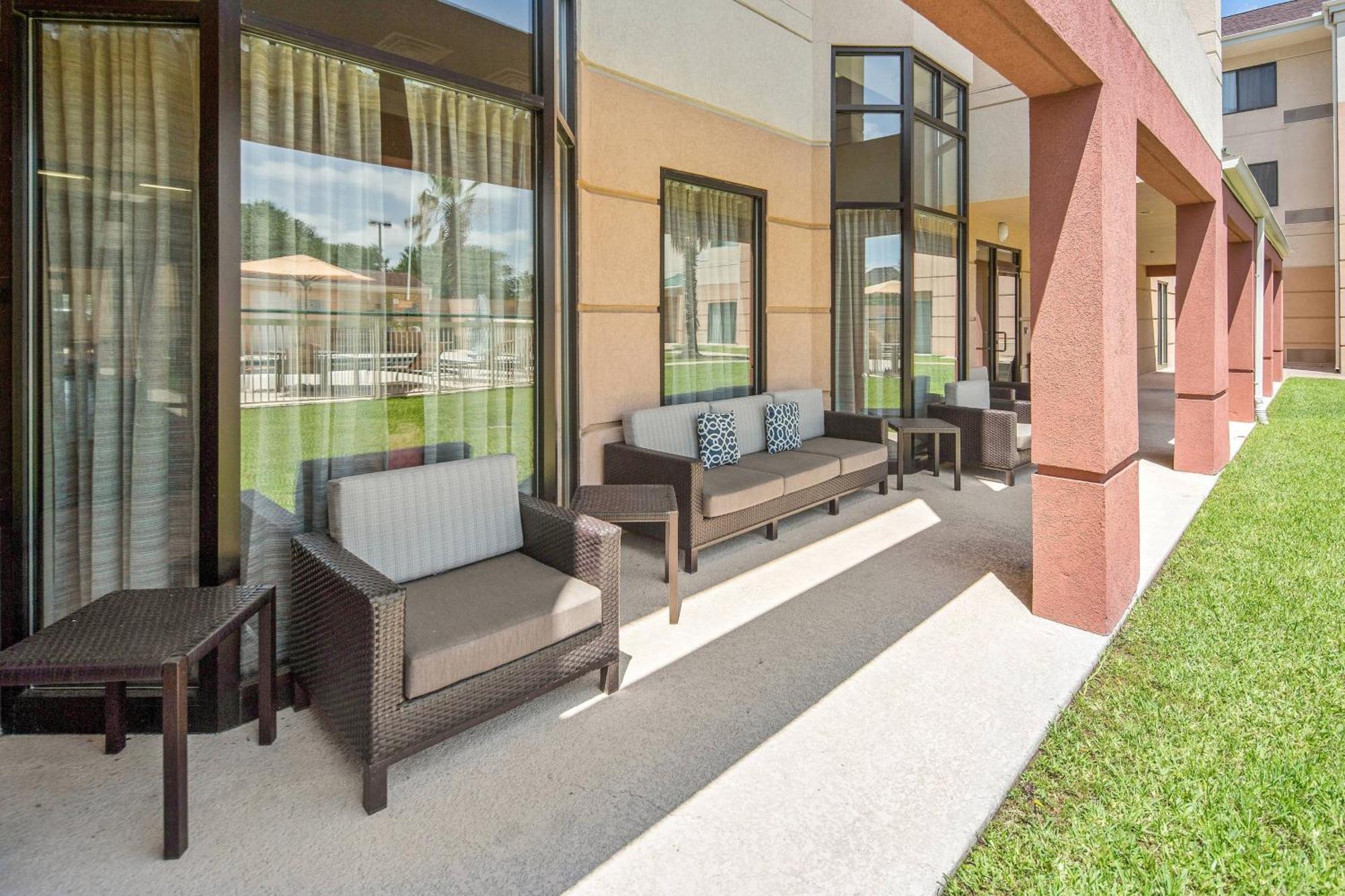 Courtyard By Marriott Bryan College Station Hotell Exteriör bild