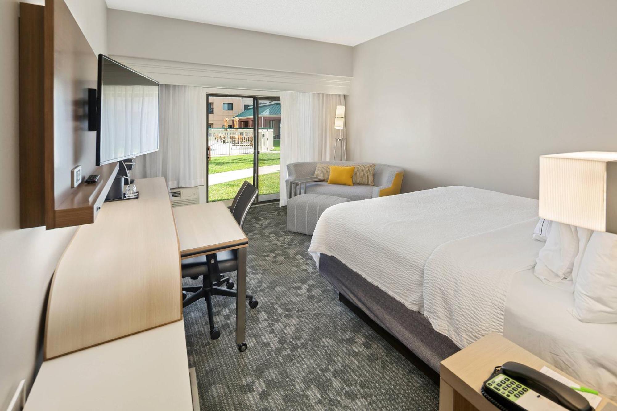 Courtyard By Marriott Bryan College Station Hotell Exteriör bild